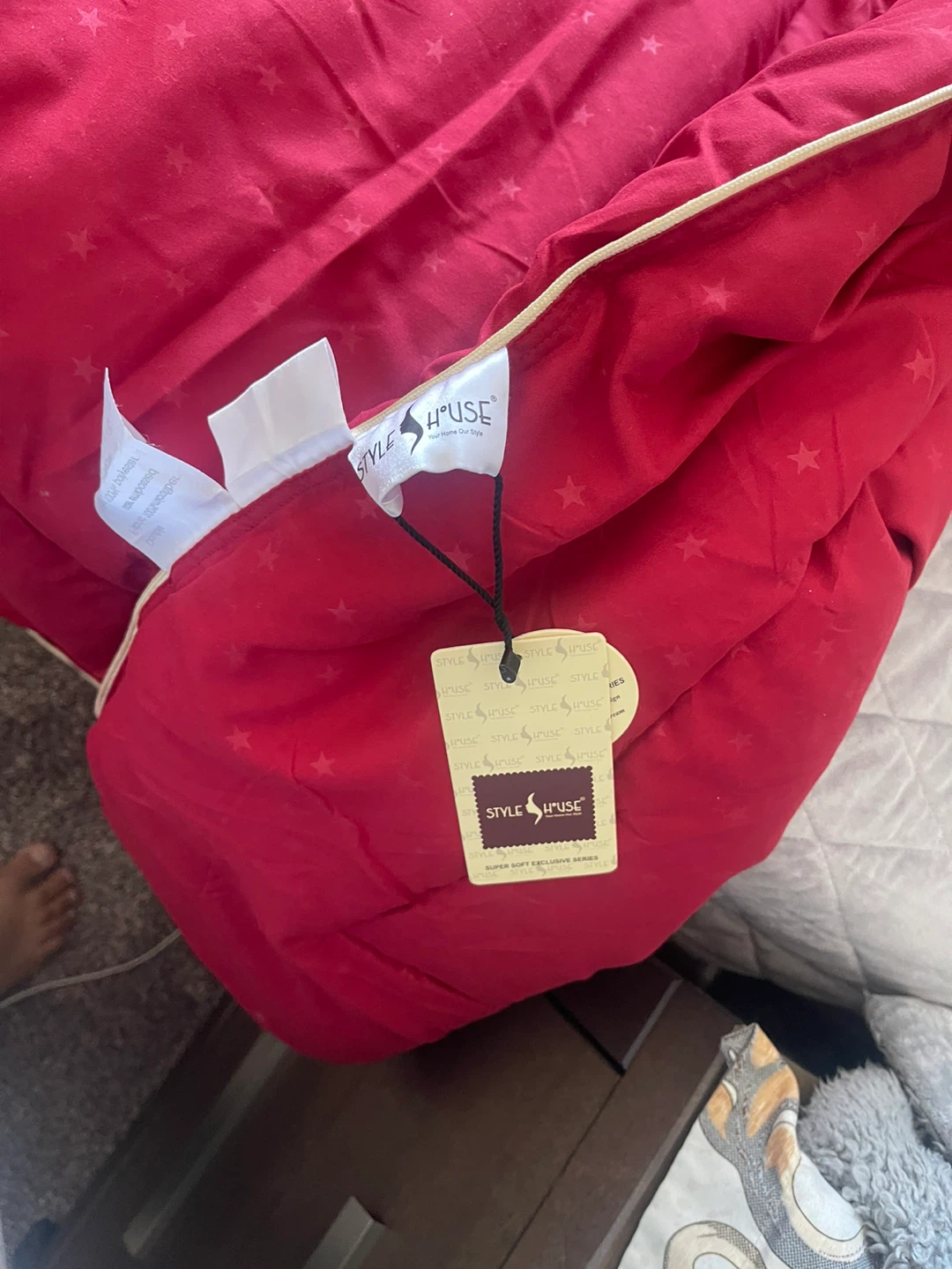Style H'use Red Star Comforter - photo 3
