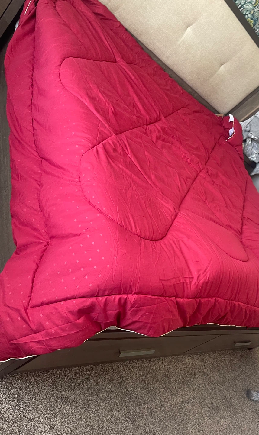 Style H'use Red Star Comforter