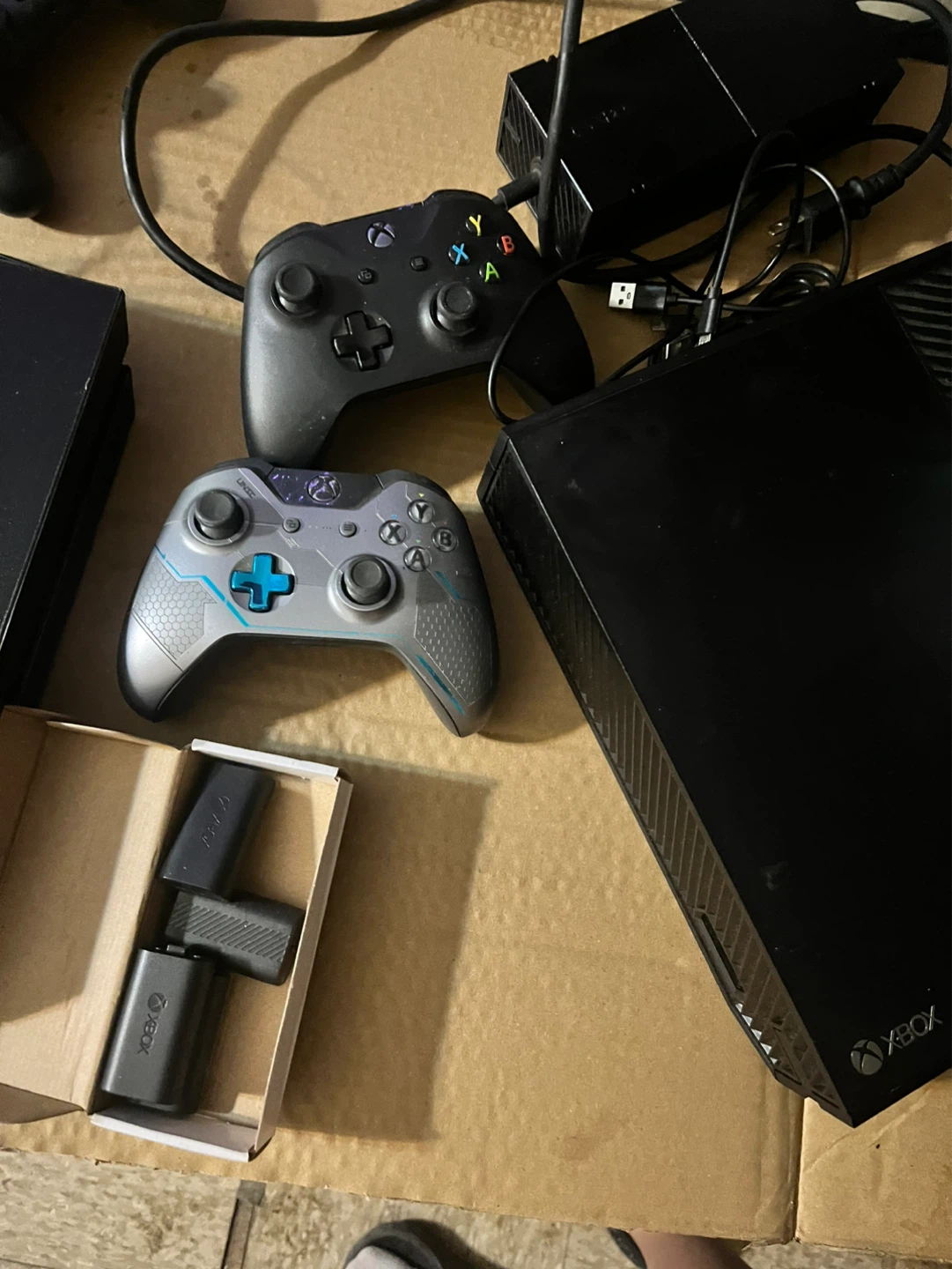 Xbox One Bundle with 3 Games and Controllers - photo 2