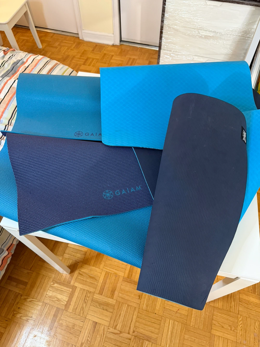 Assorted Yoga Mats - Gaiam & Everlast - photo 2