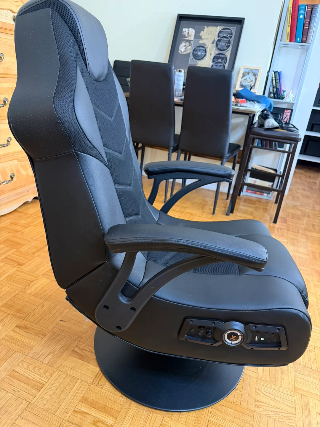 X Rocker Gaming Chair with wireless speakers and more - photo 2