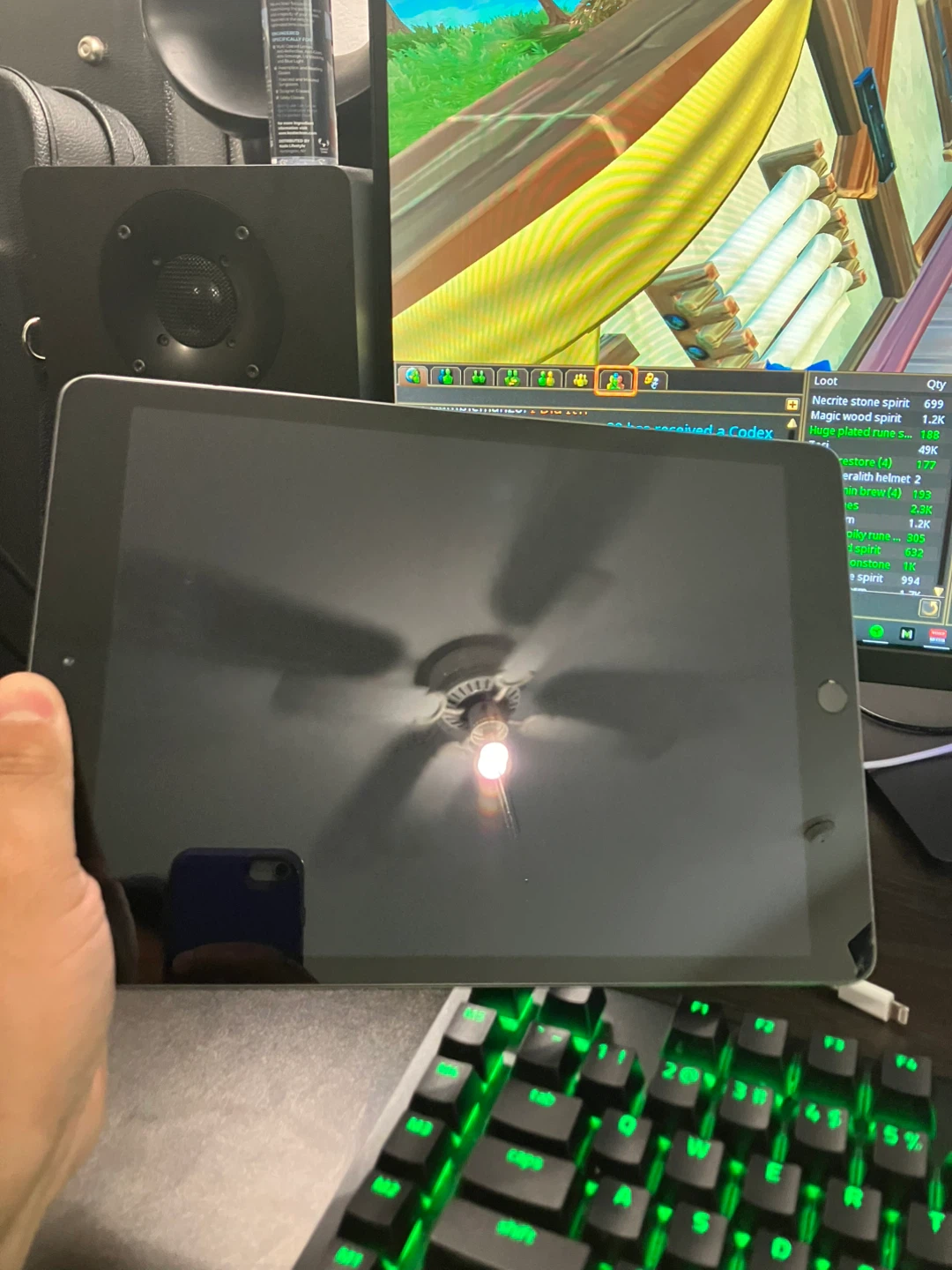 Apple iPad (7th Gen) - photo 2