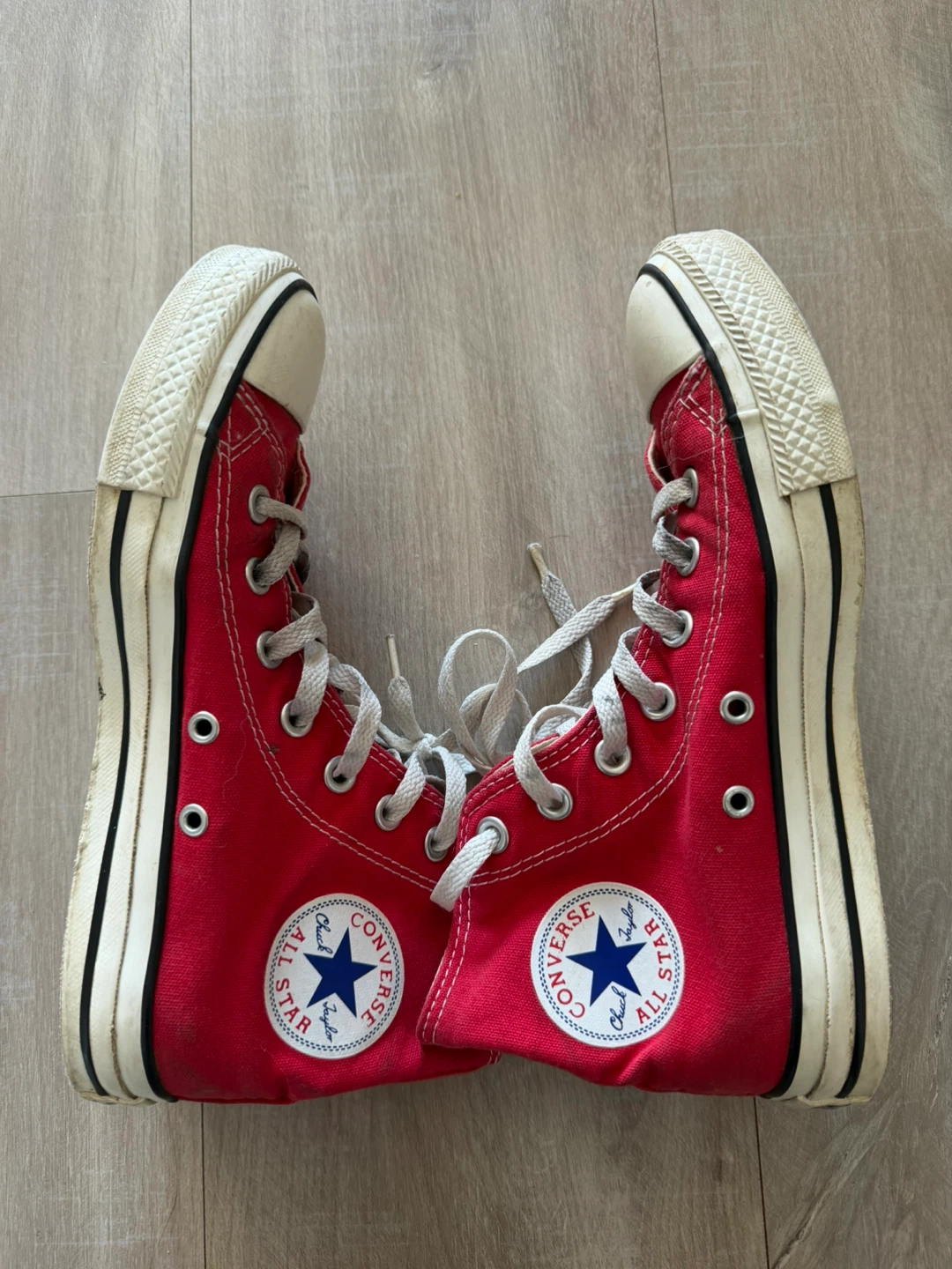 Red Converse All Star chuck taylor Sneakers