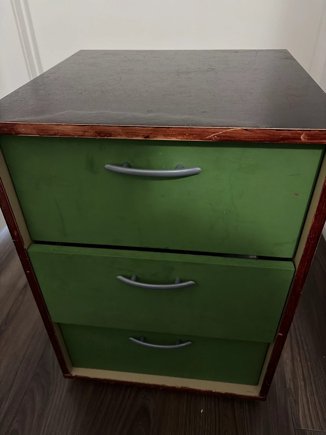 3-Drawer Nightstand / Side Table – Good Condition - photo 2