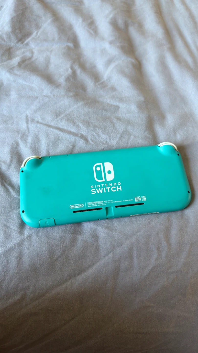 Nintendo Switch Lite - photo 2