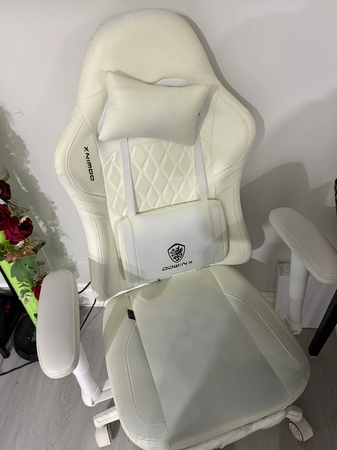 Dowinx White Gaming Chair with Lumbar Pillow - photo 2