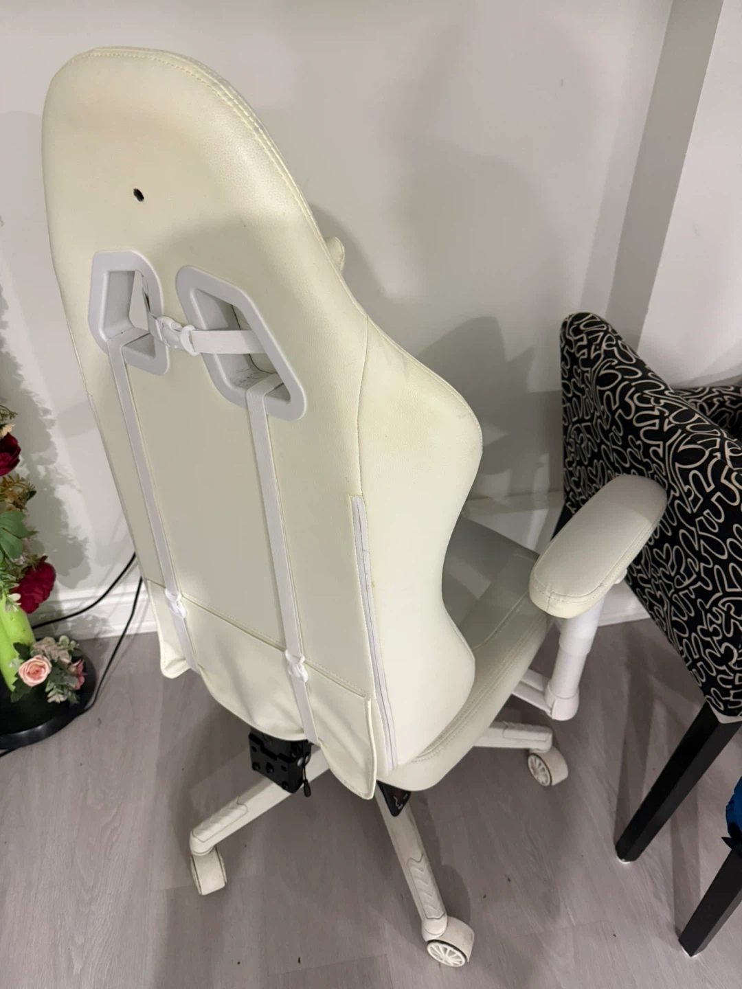 Dowinx White Gaming Chair with Lumbar Pillow - photo 4