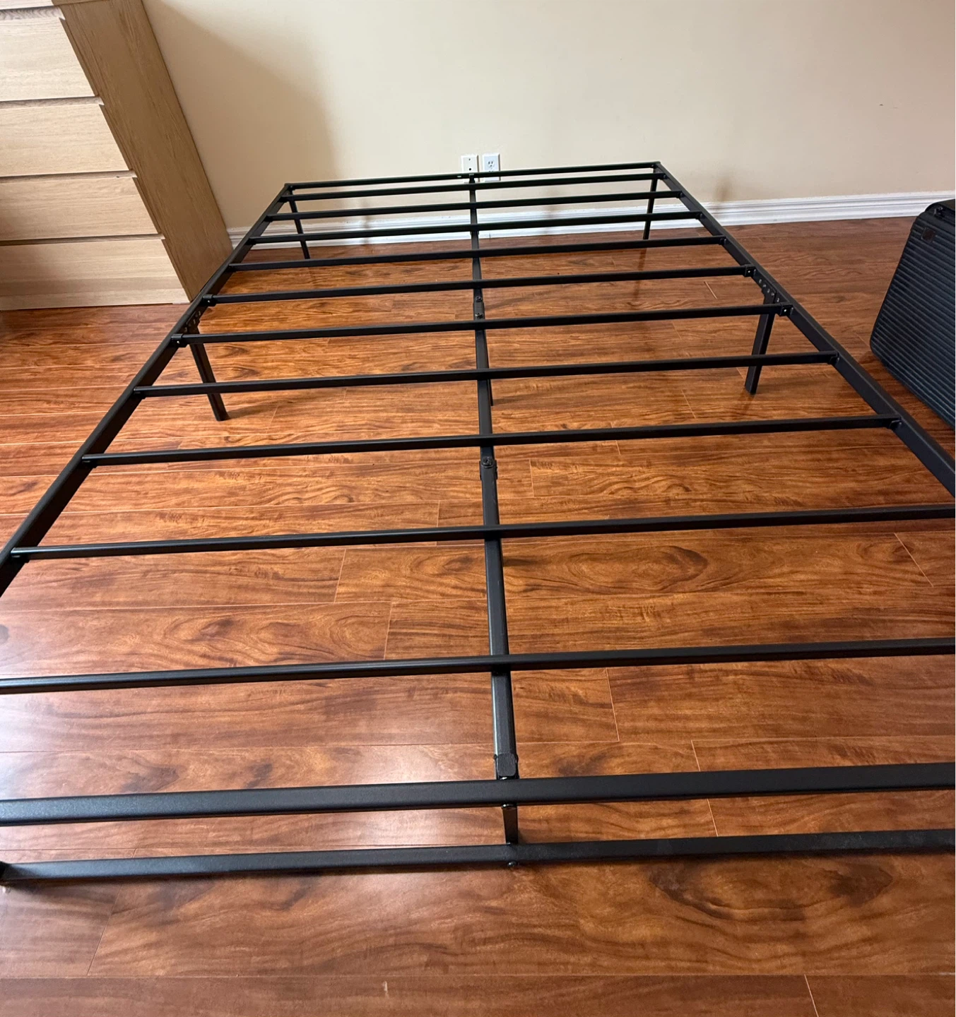 Queen Size Metal Bed Frame - photo 2