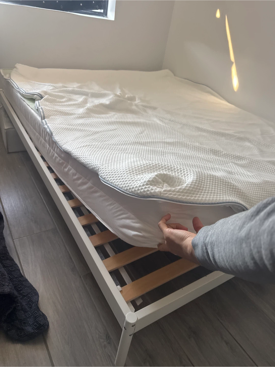 Queen white bedframe with Slatted Base