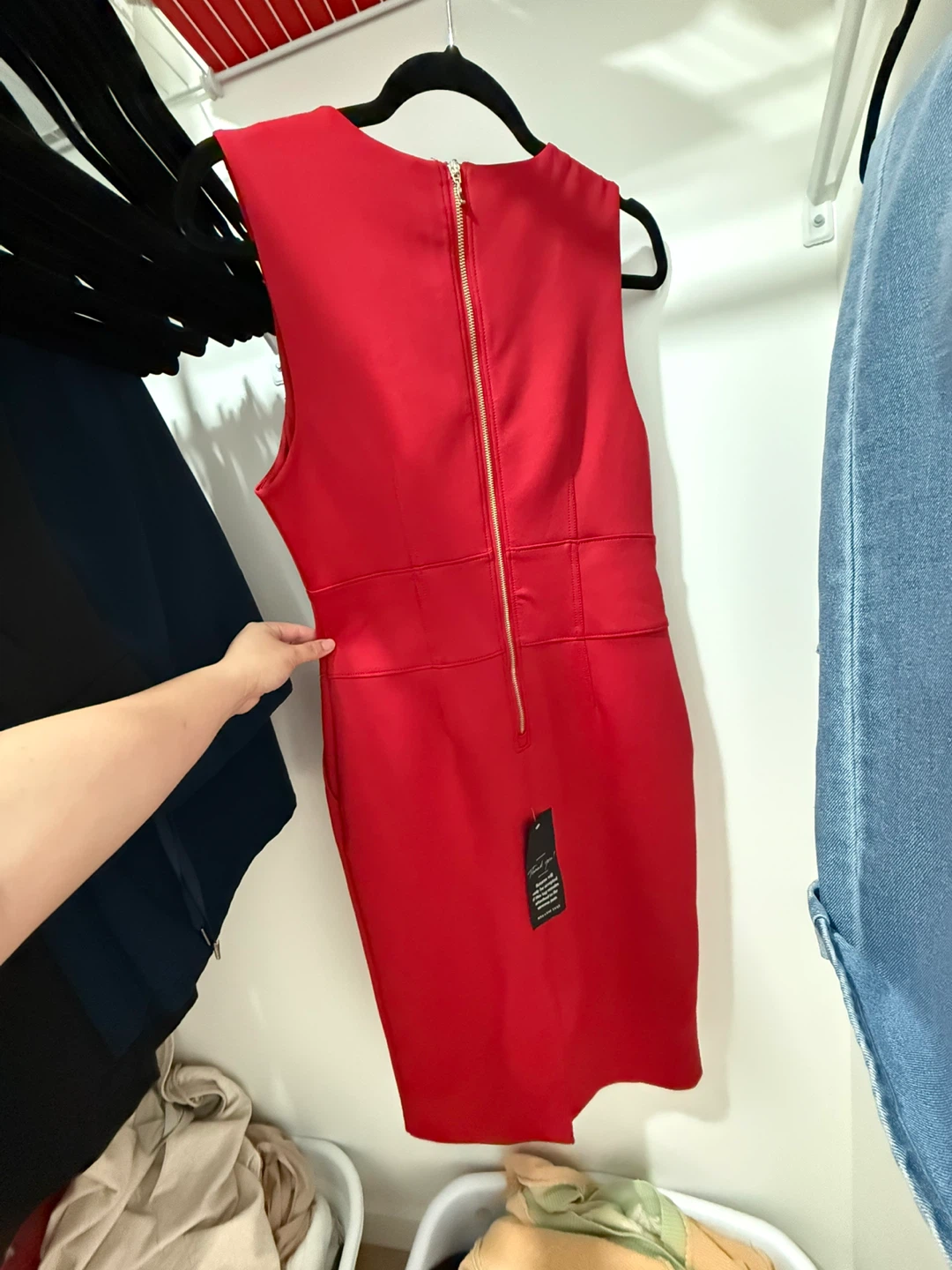Melanie Lyne Red Sheath Dress Size 4 - photo 4