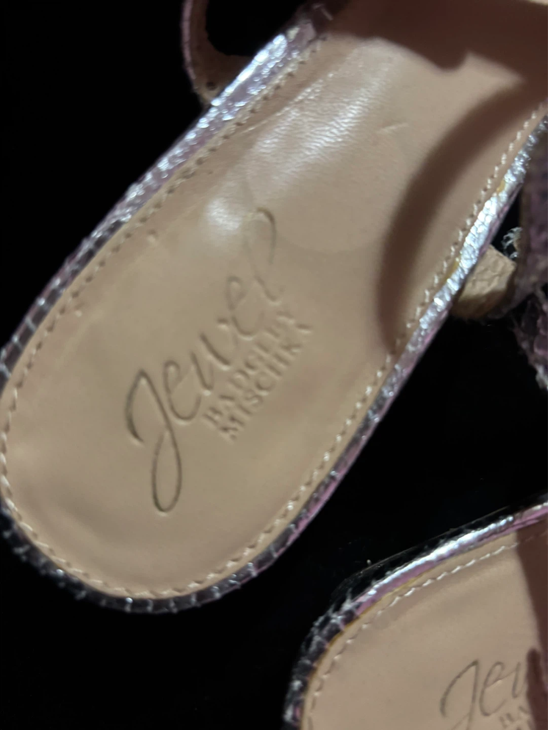 Jewel Badgley Mischka Silver Snake Print Thong Sandals - photo 2