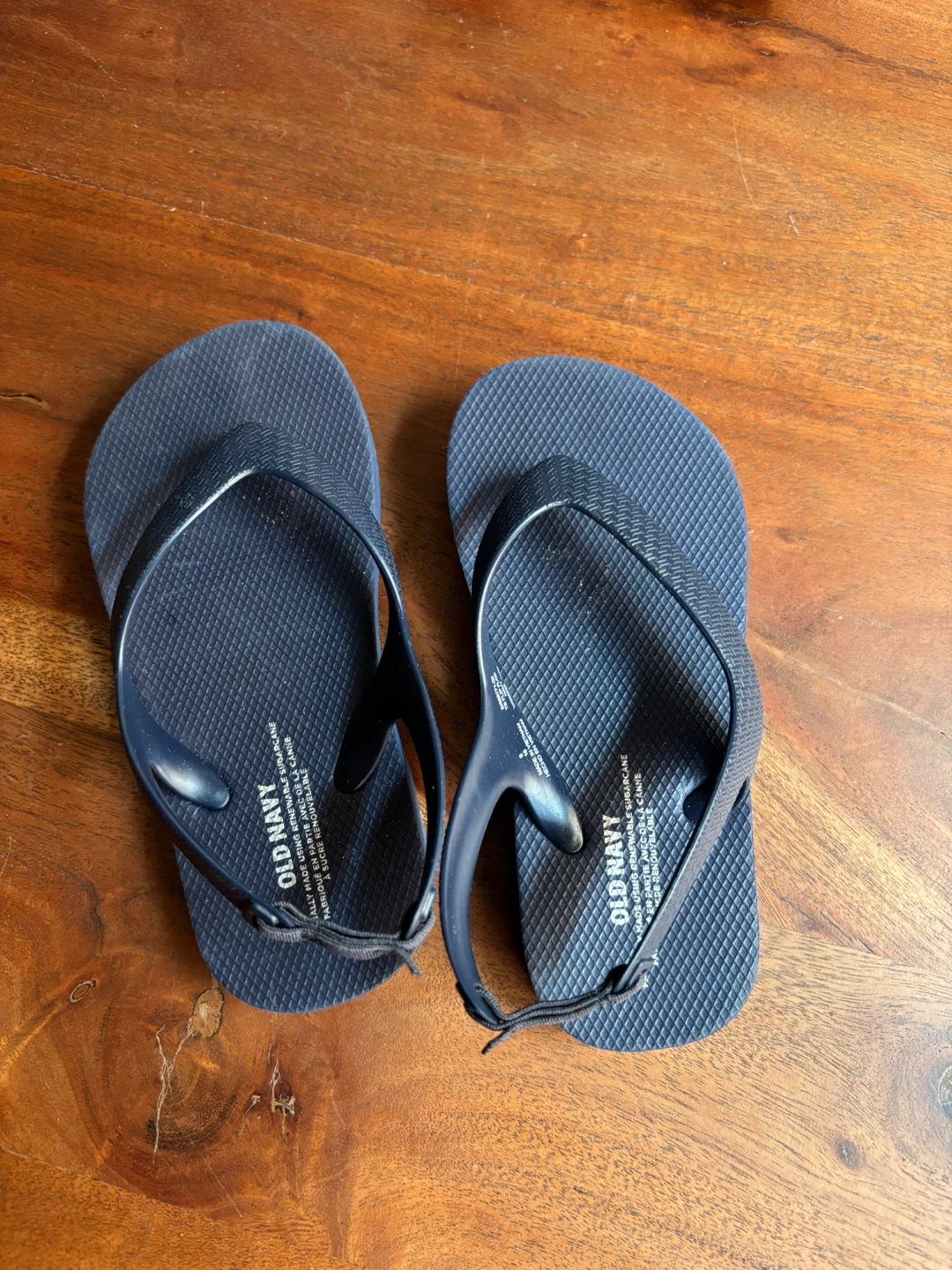 Old Navy Navy Flip Flops size 9