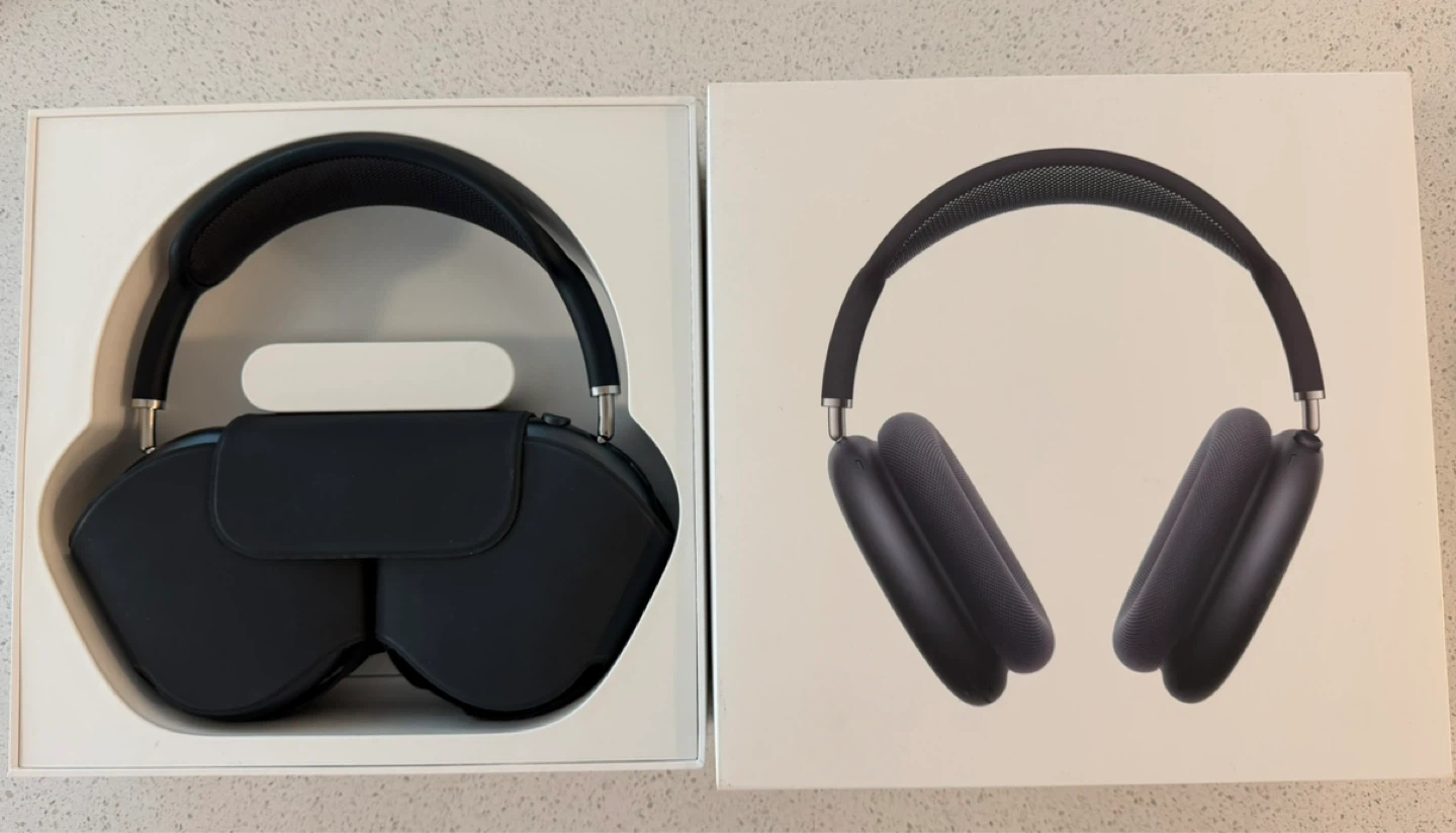 Original Apple AirPods Max USB-C (needs repair)