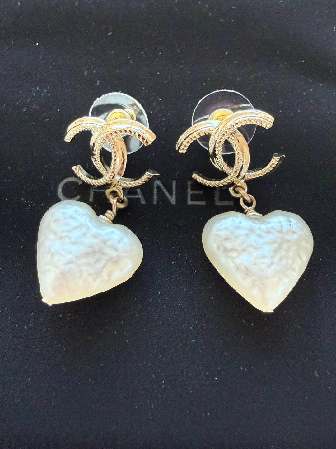 Authentic CHANEL CC Heart Dangle Earrings - photo 5