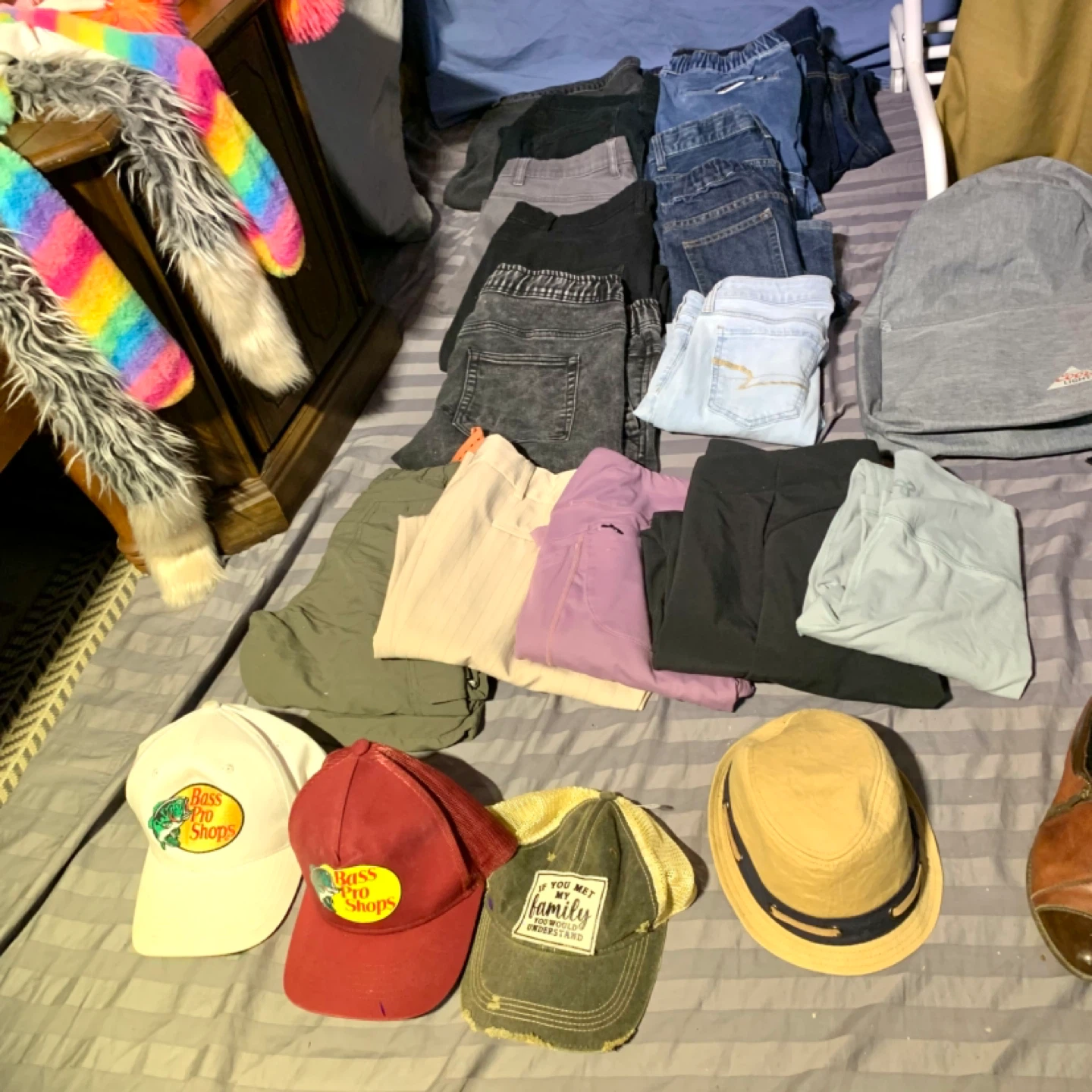 Clothing Shoes Boots Hats Bags Men Womens Kids Sale (+100 Items) - photo 4