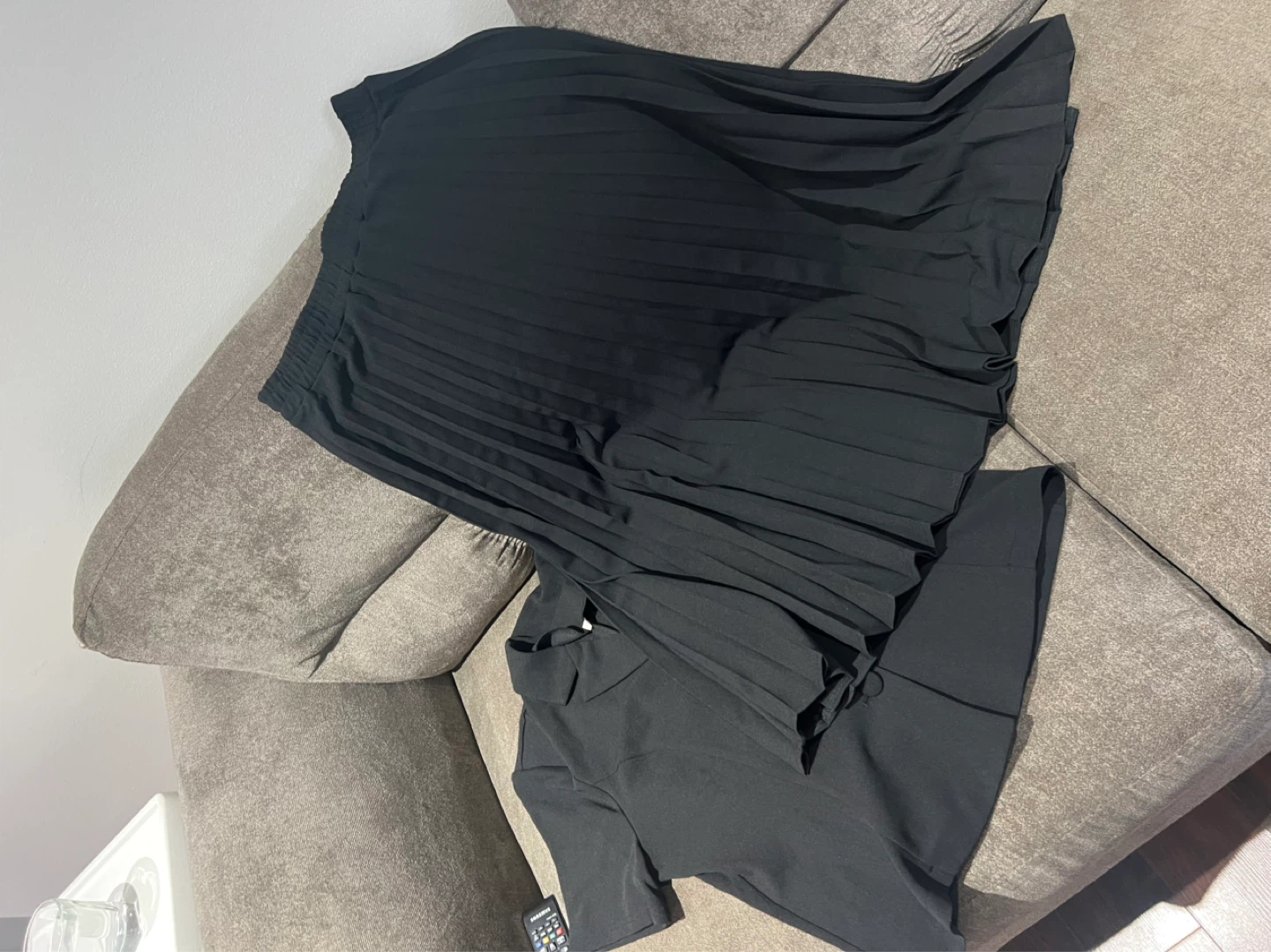 Black Pleated Skirt and Blazer Set - photo 5