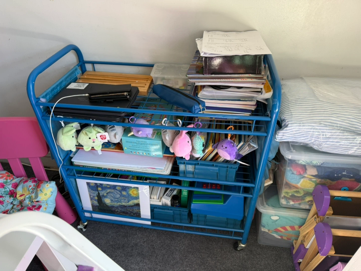 Cart w/2 side pocket organizers and 4 bins