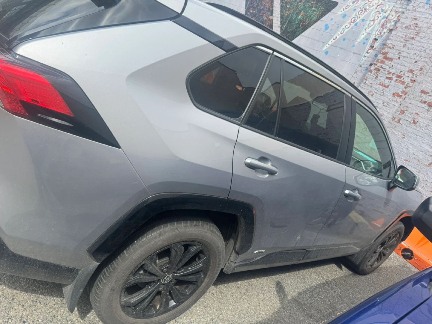 Silver Toyota RAV4 Hybrid AWD 2022 - photo 3