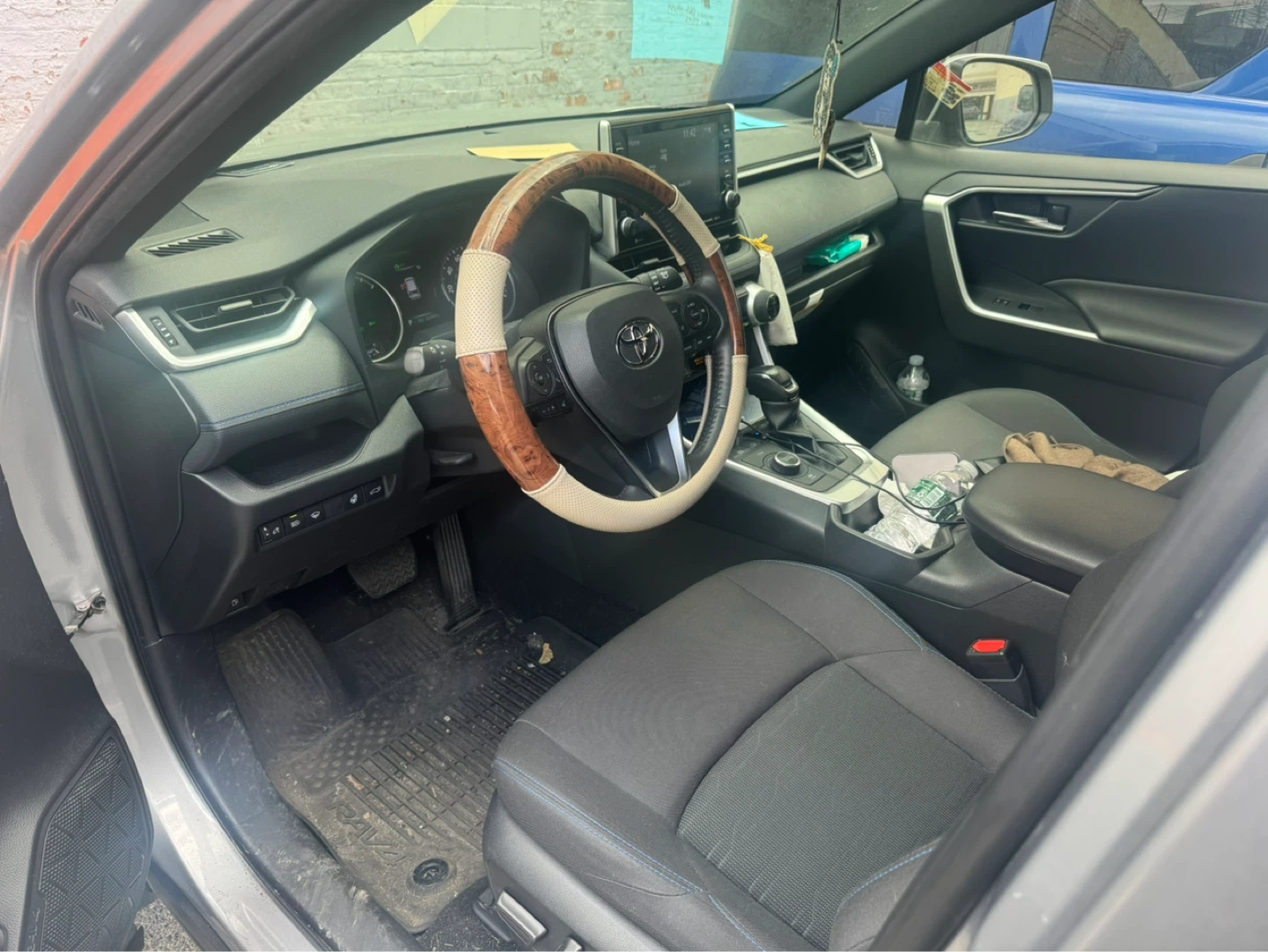 Silver Toyota RAV4 Hybrid AWD 2022 - photo 5