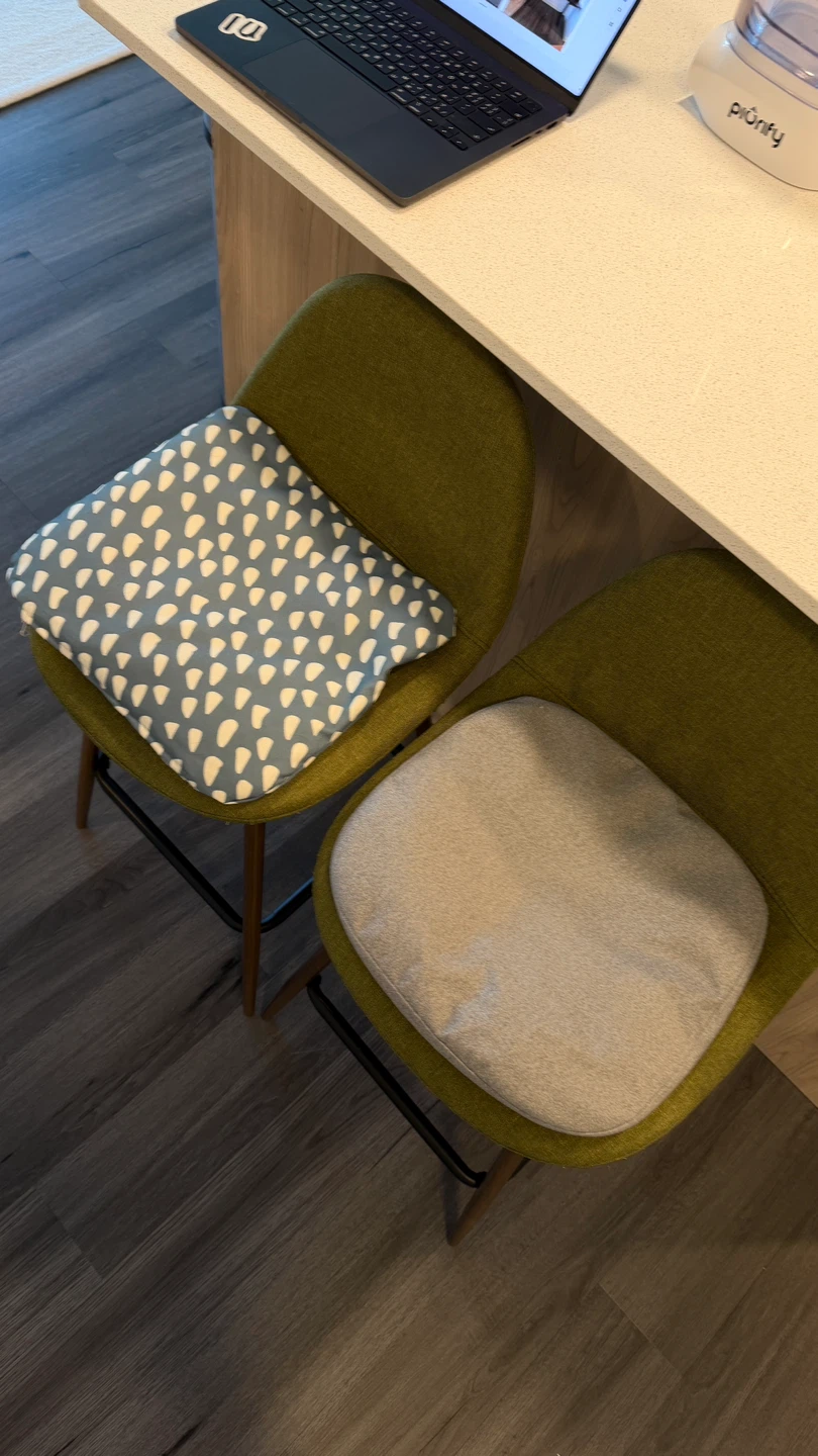 Set of 2 Green Bar Stools