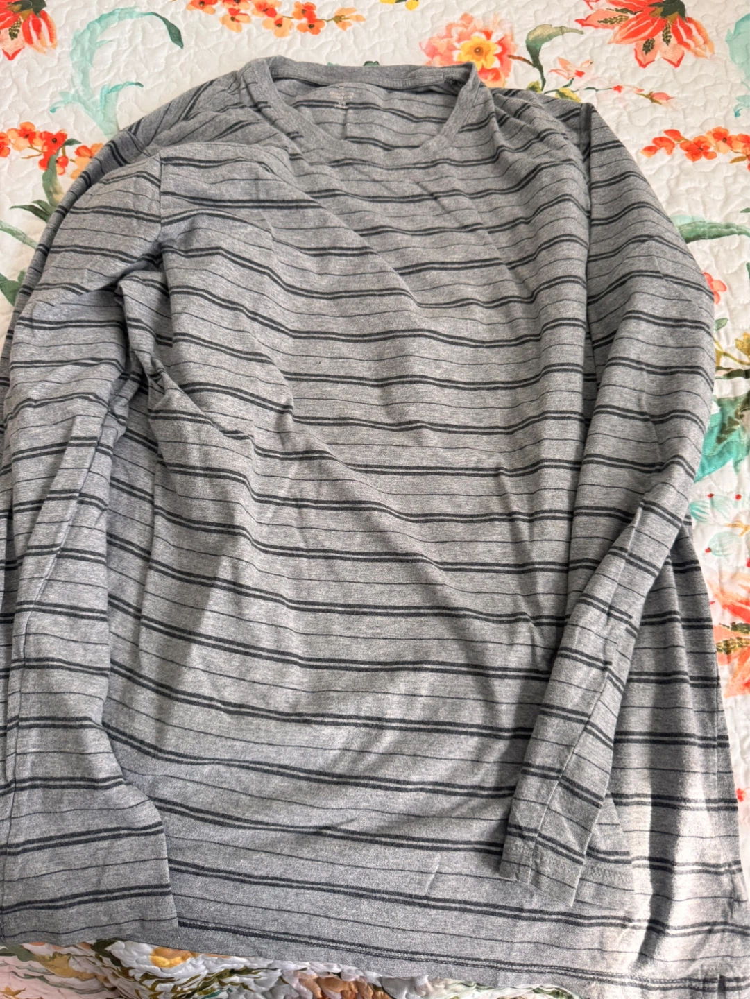 Old Navy Grey Striped Long Sleeve Shirt