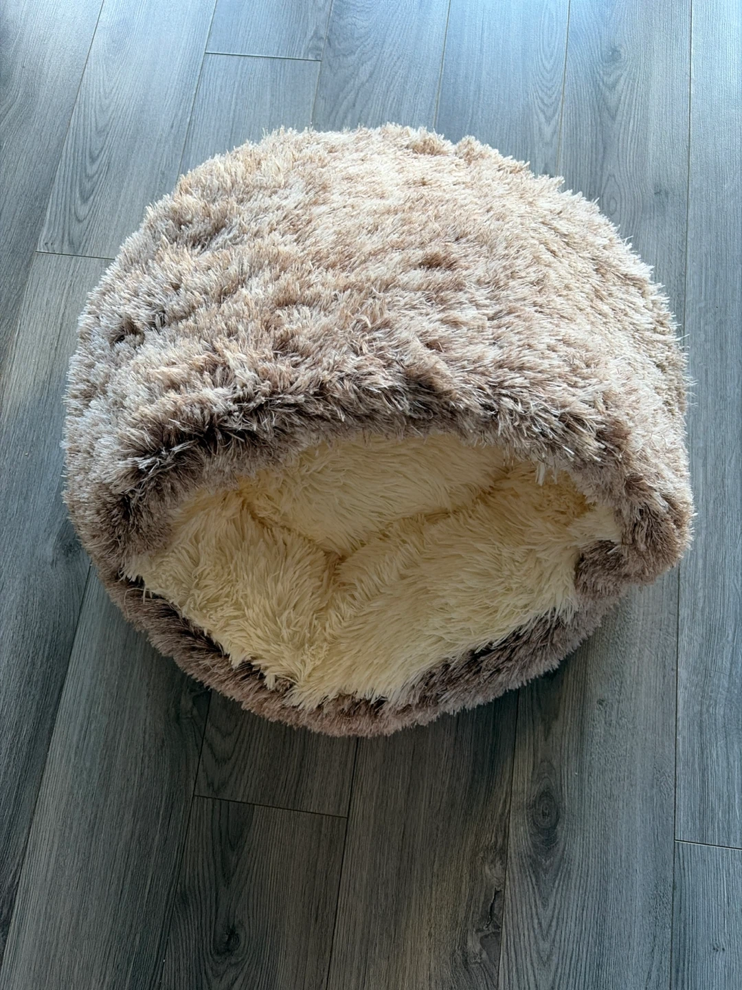 Barely used hooded dog bed - photo 2