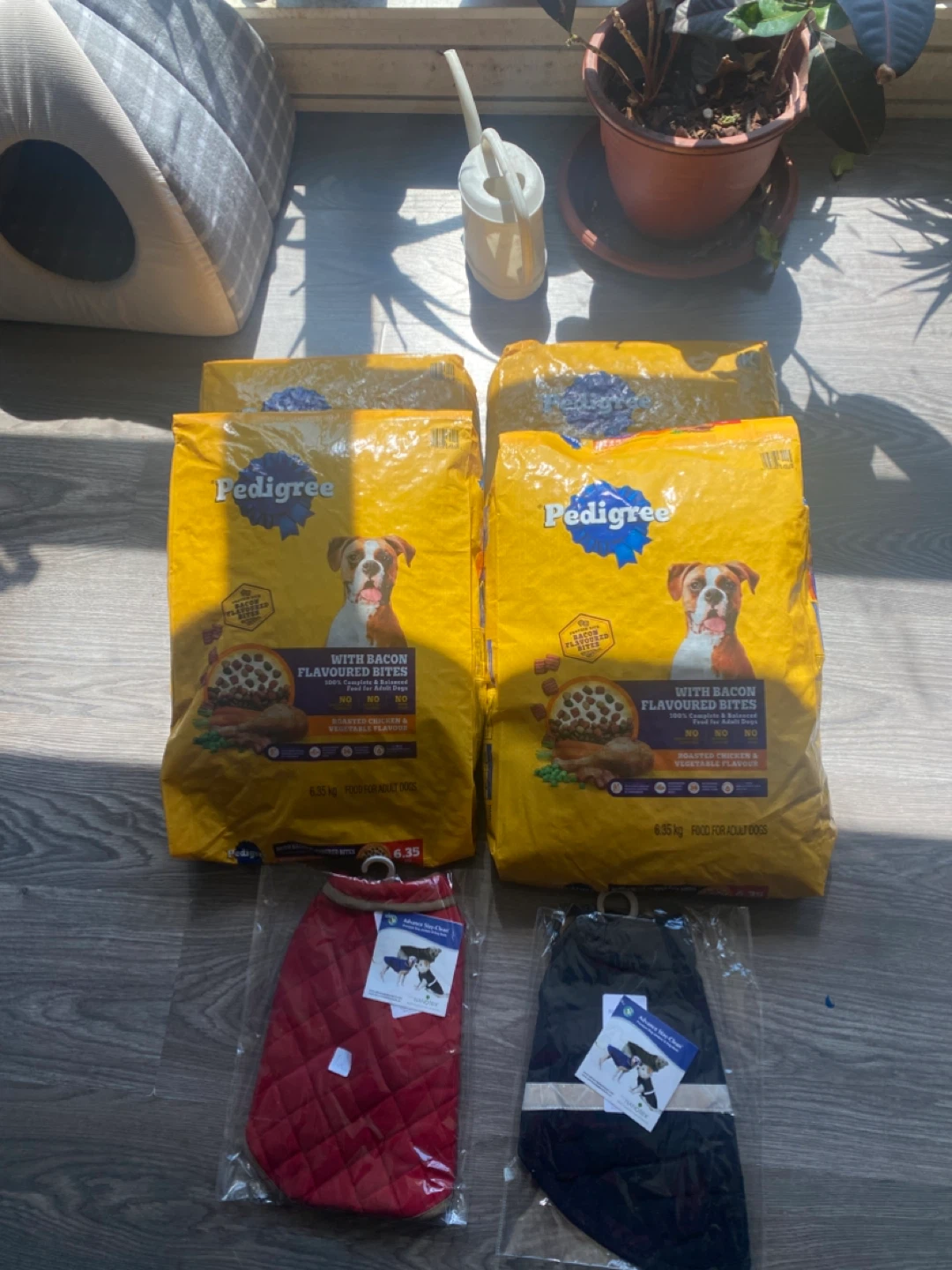 Pedigree Dog Food & 2 Dog Coats - photo 2