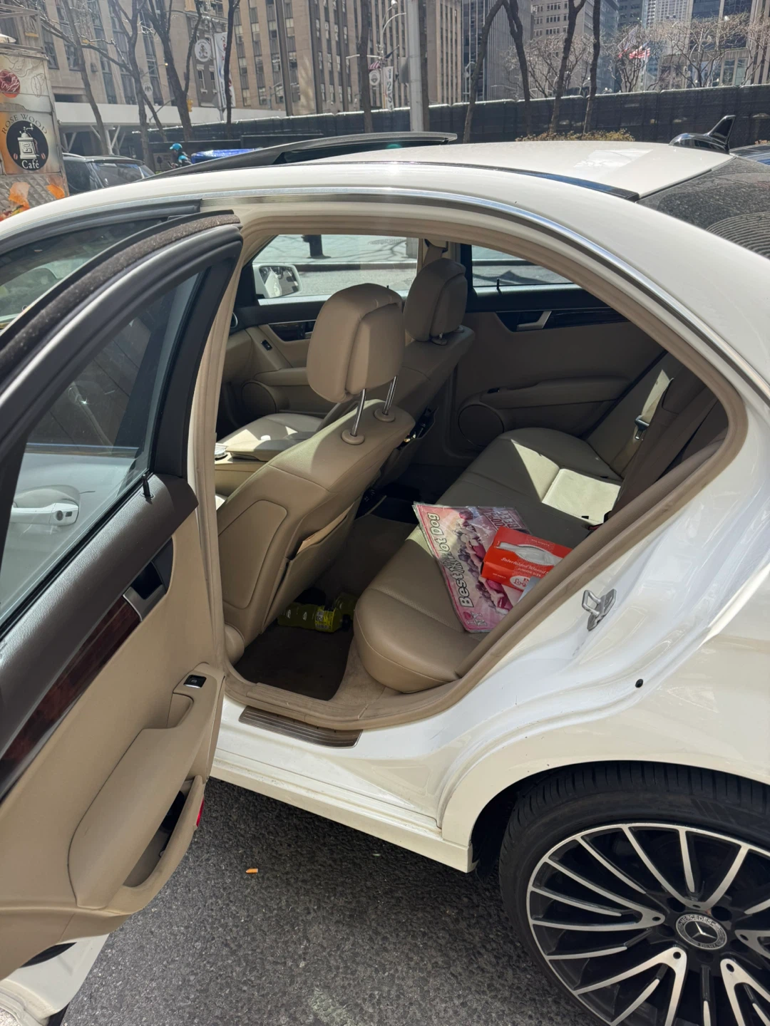 White Mercedes-Benz Sedan c250 sport - photo 4