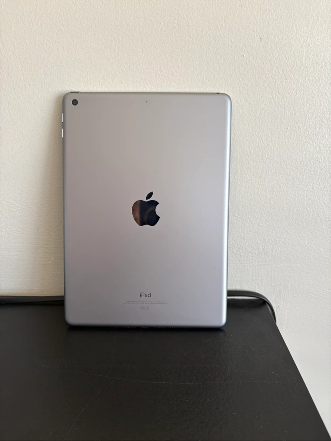 iPad  (6th generation) - photo 3
