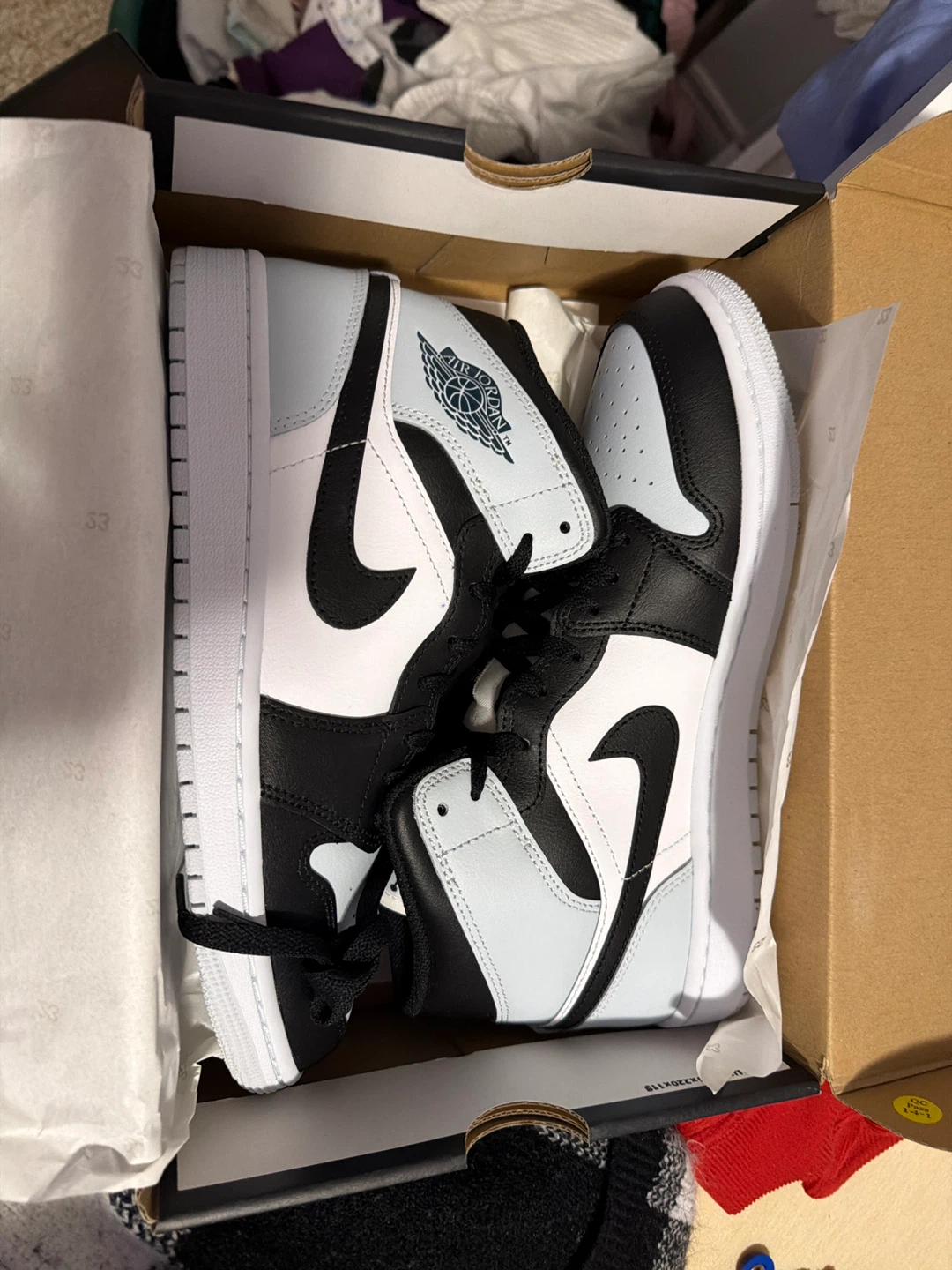 Nike Air Jordan 1 Mid Sneakers
