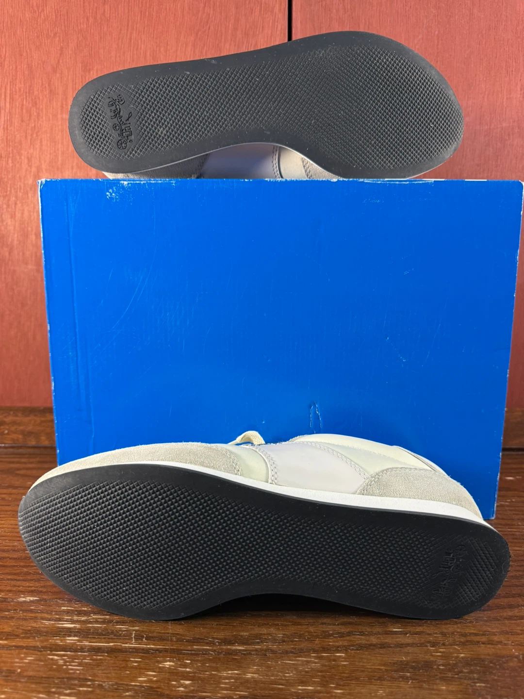 Coach Raelyn Runner Shoe Suede Chalk White Women's Size 9,5B - photo 3