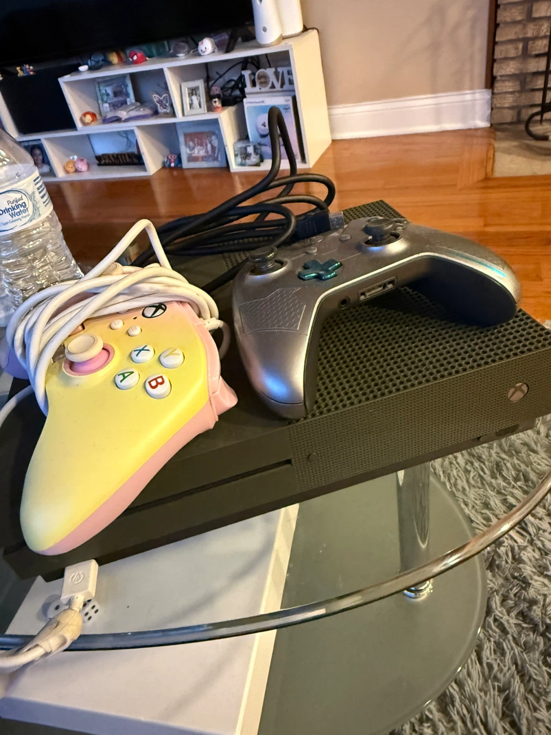 Xbox One Console with Two Controllers - photo 2