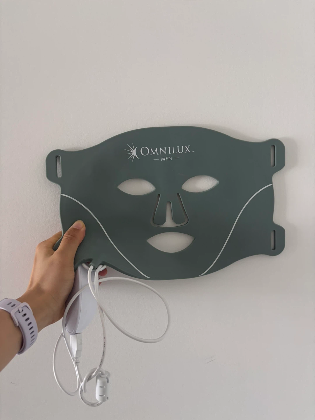 Omnilux Men LED Face Mask – Excellent Condition - photo 2