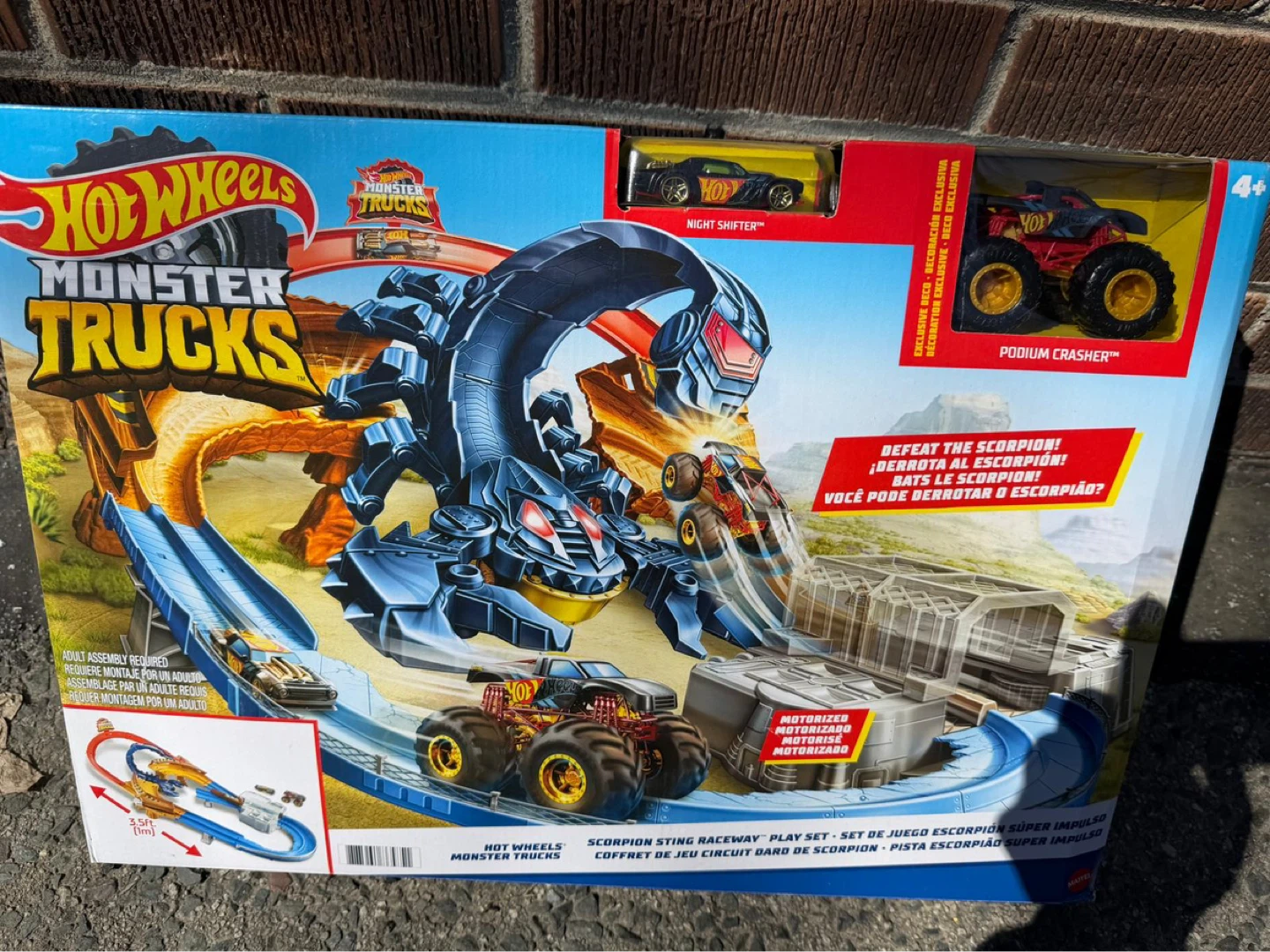 Hot Wheels Monster Trucks Scorpion Sting Raceway Play Set