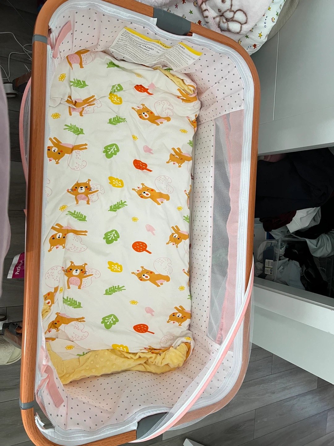 Pink Bassinet with Mosquito Net and 3 bed sheets - photo 2