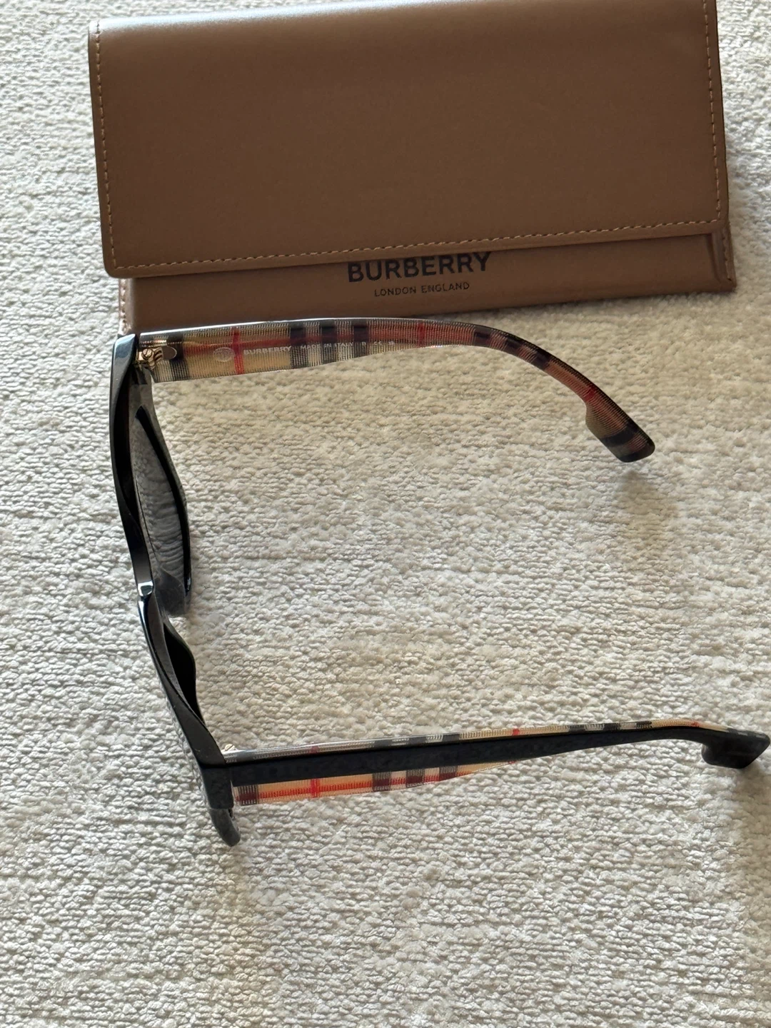 Burberry Sunglasses - photo 2
