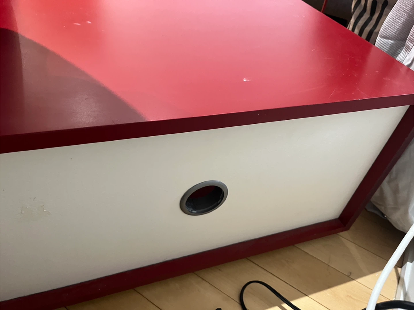 Red media console with glass shelf - photo 2