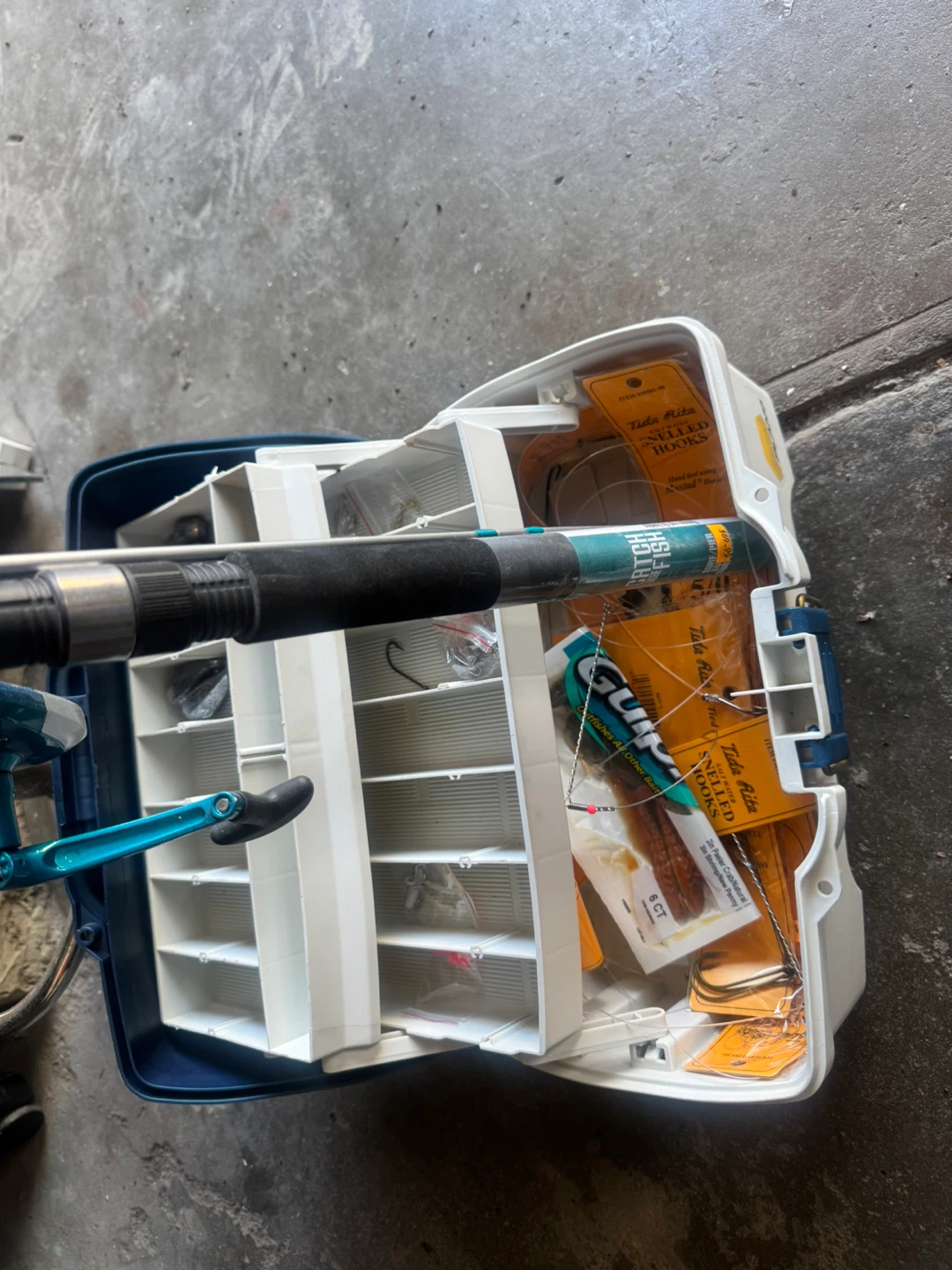 Fishing Rod and Tackle Box Combo - photo 4