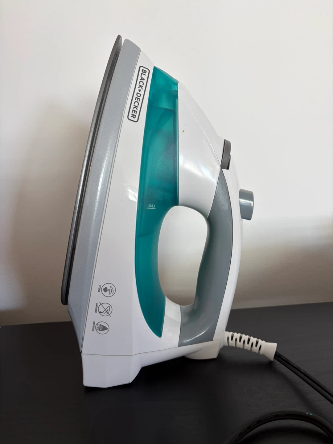 BLACK+DECKER Steam Iron