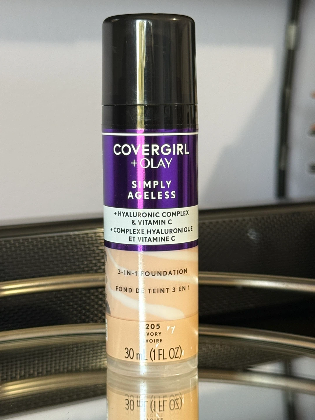 Covergirl + Olay Simply Ageless 3-in-1 Foundation – Ivory 205