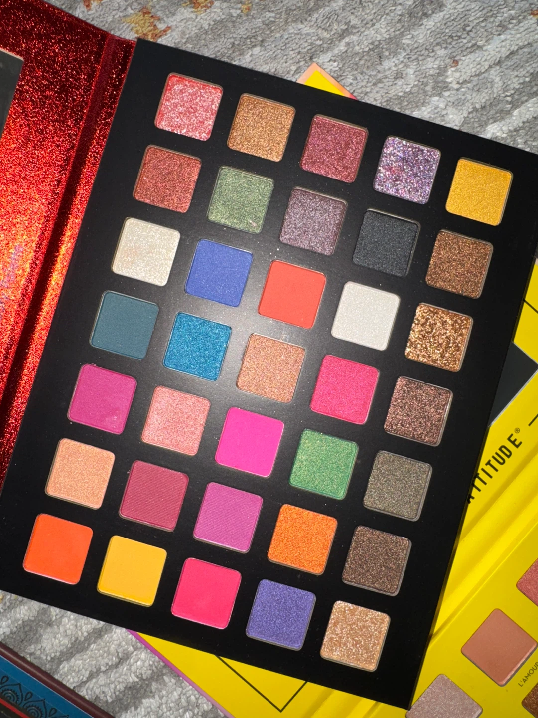 Eyeshadow and face palettes - photo 5