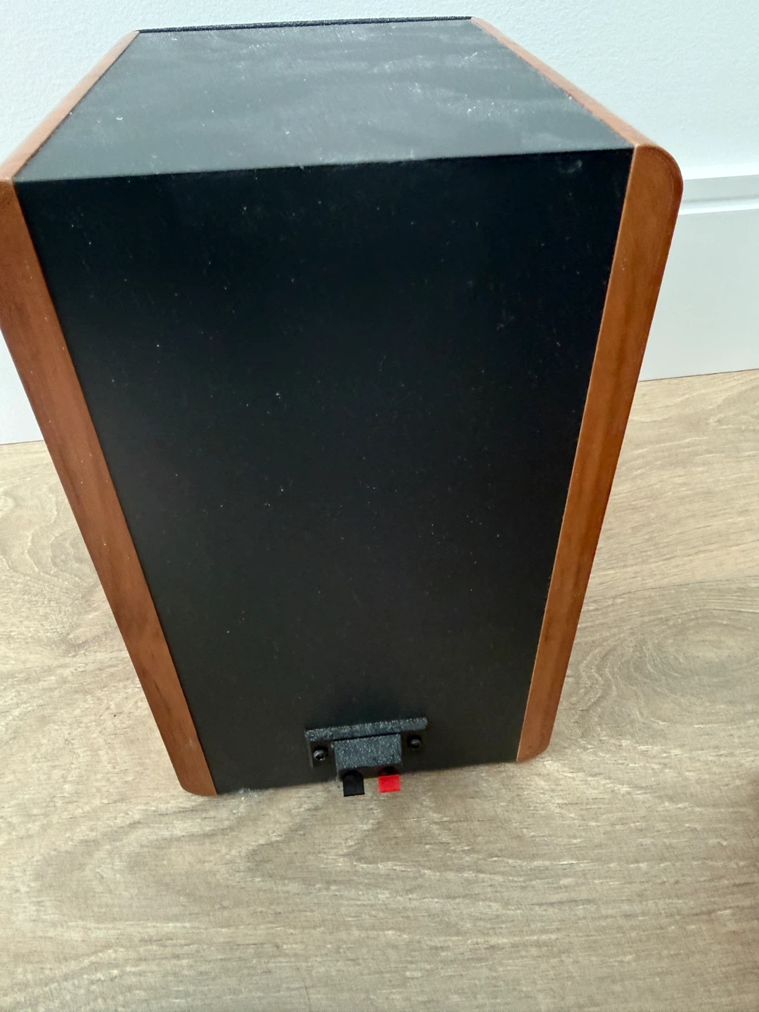 Edifier R1280DBs Active Speakers with Remote - photo 3