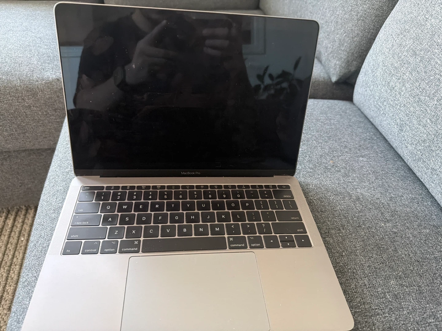 Apple MacBook Pro - photo 2
