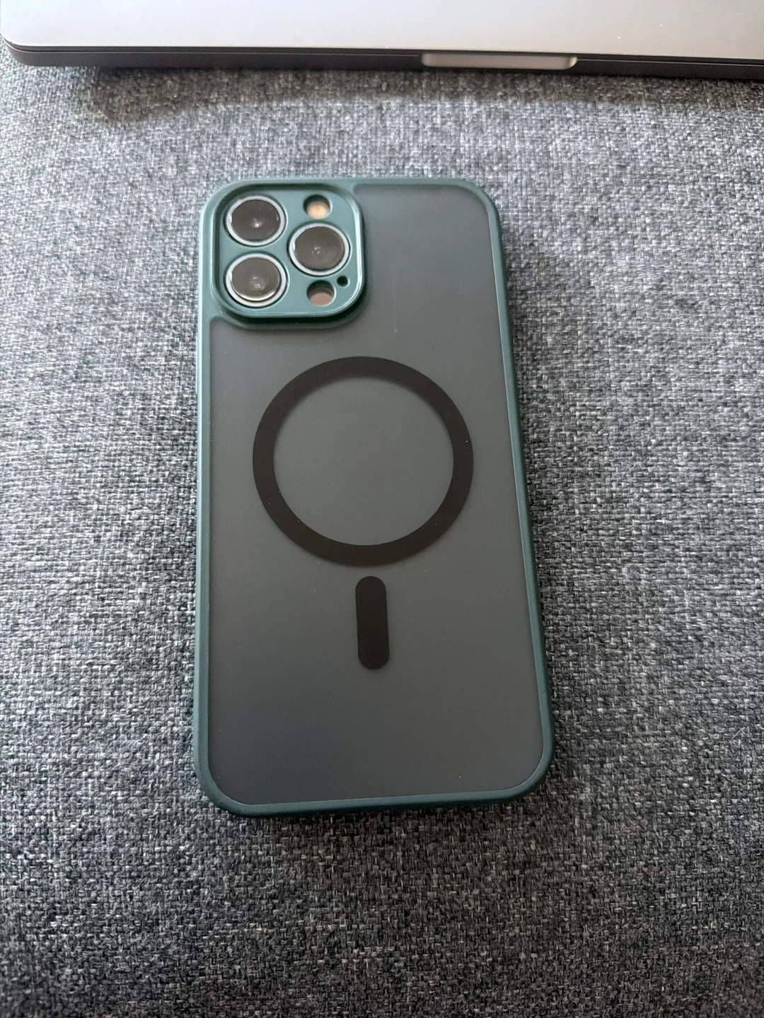 iPhone 13 Pro Max - photo 2