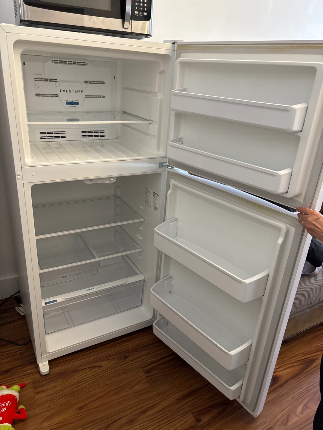 Frigidaire White Top Freezer Refrigerator