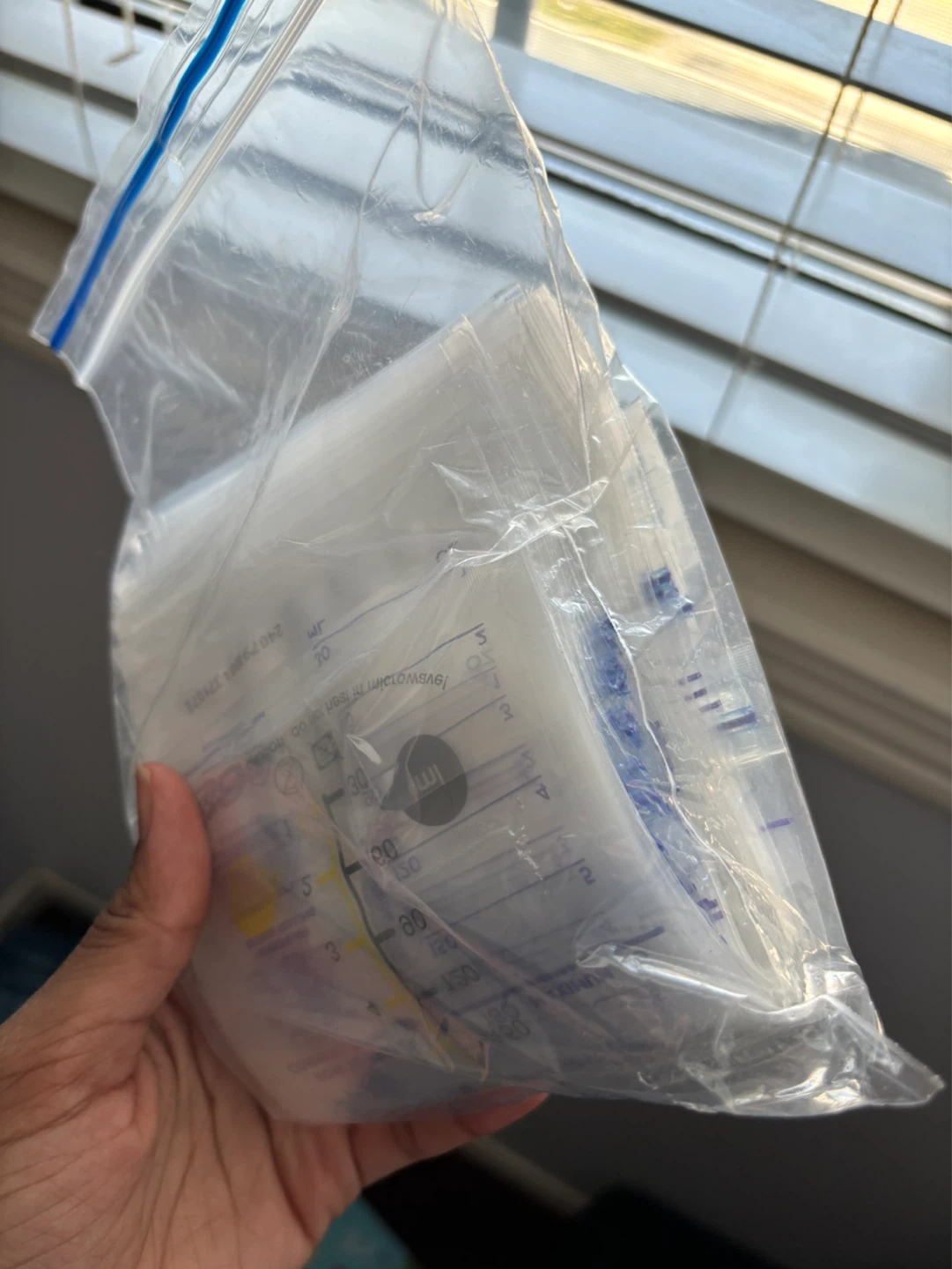Lansinoh Breastmilk Storage Bags - 180ML - photo 2