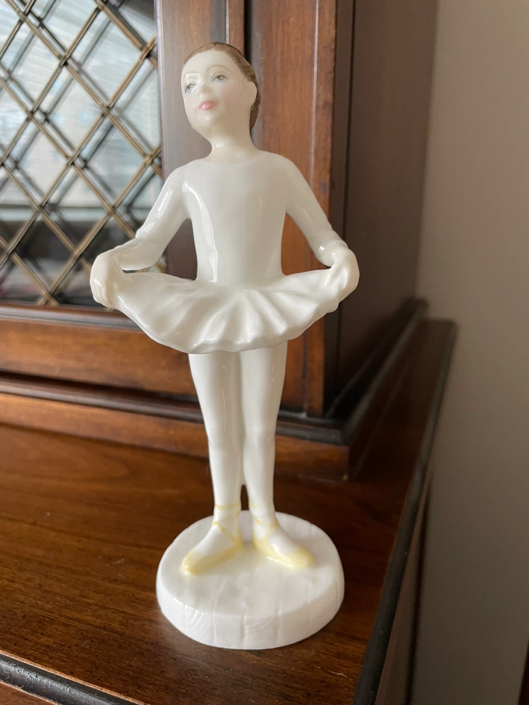 Royal Doulton “Ballet Class” Figurine - photo 2