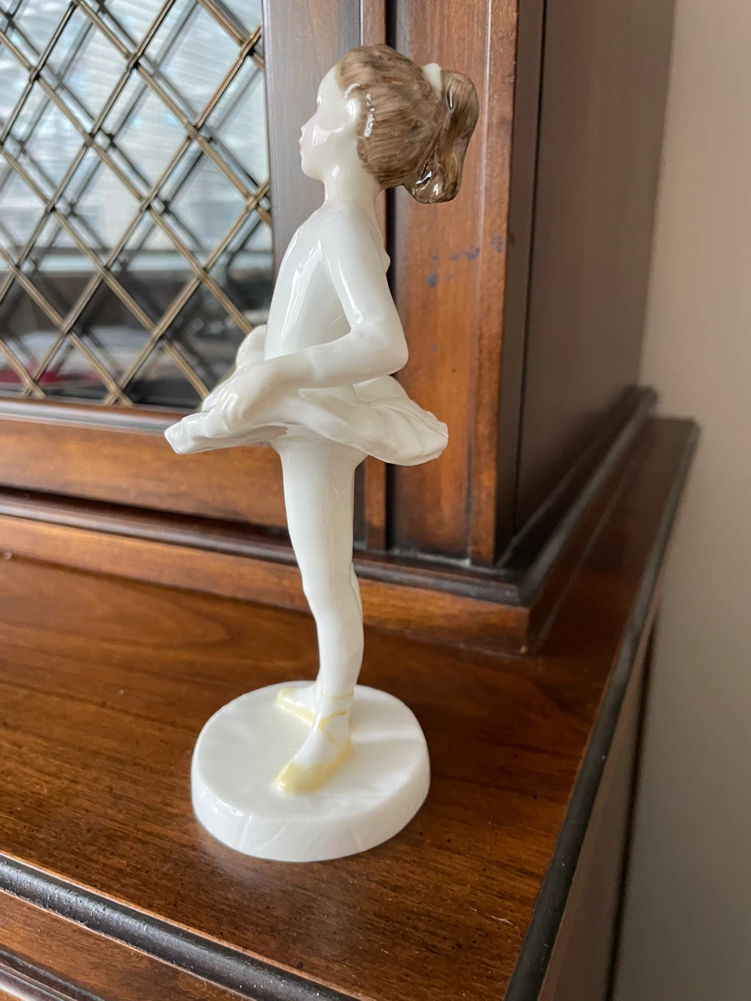 Royal Doulton “Ballet Class” Figurine - photo 4