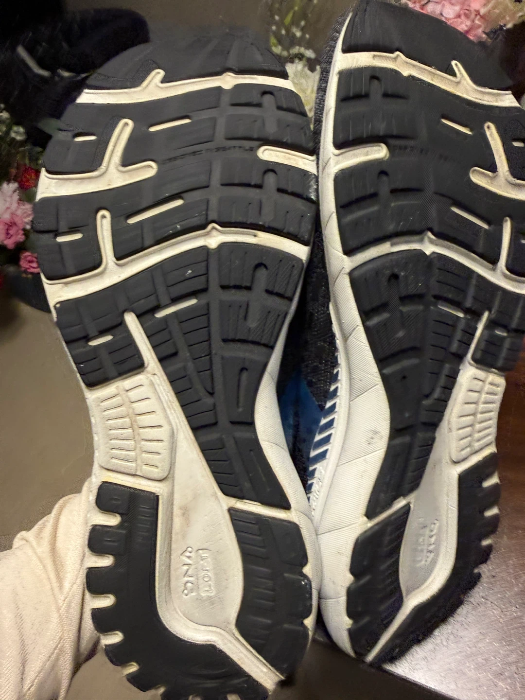 Brooks Adrenaline GTS 21 Men's Running Shoes - photo 2
