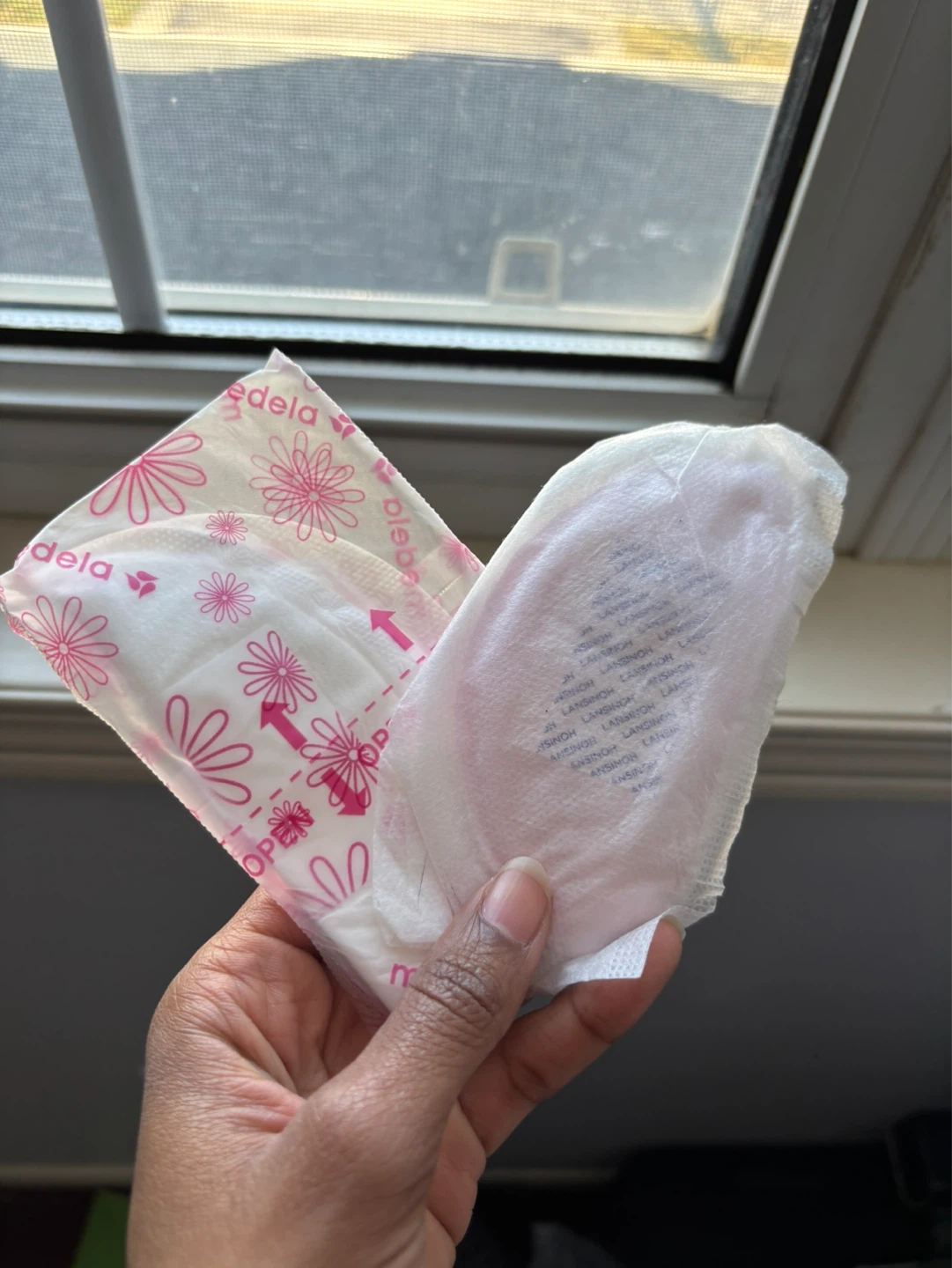 80 + Medela Nursing Pads